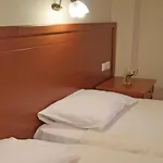 Neon Apartahotel